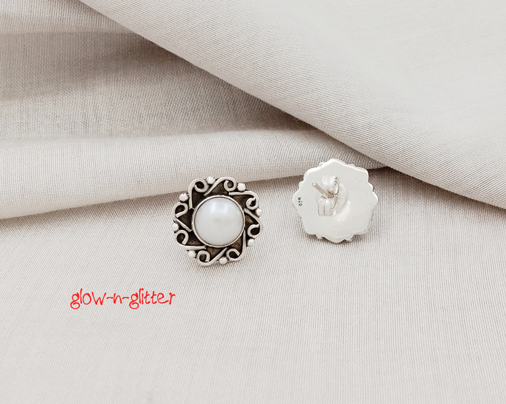 <span style="color: #808080;">STERLING SILVER & PEARL STUD EARRINGS </span> - Image 2