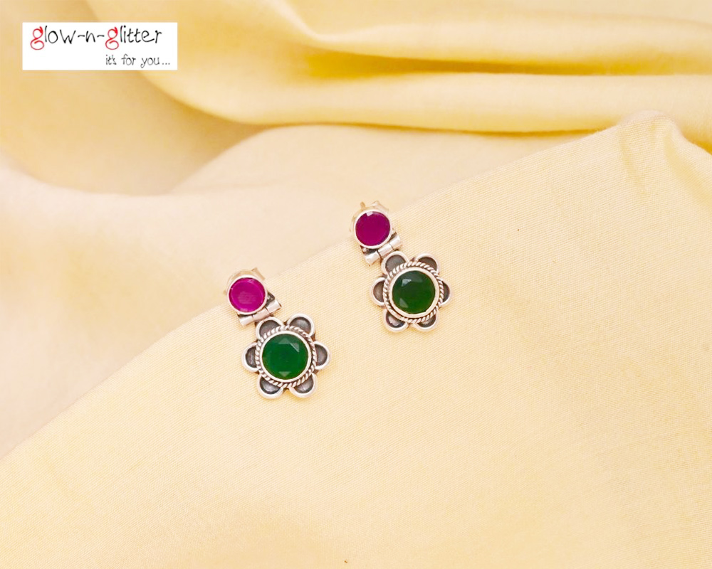 <span style="color: #808080;">STERLING SILVER & ONYX MOGRA EARRINGS </span> - Image 2