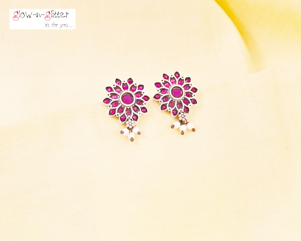 <span style="color: #808080;">STERLING SILVER & ONYX STUD EARRINGS </span> - Image 2