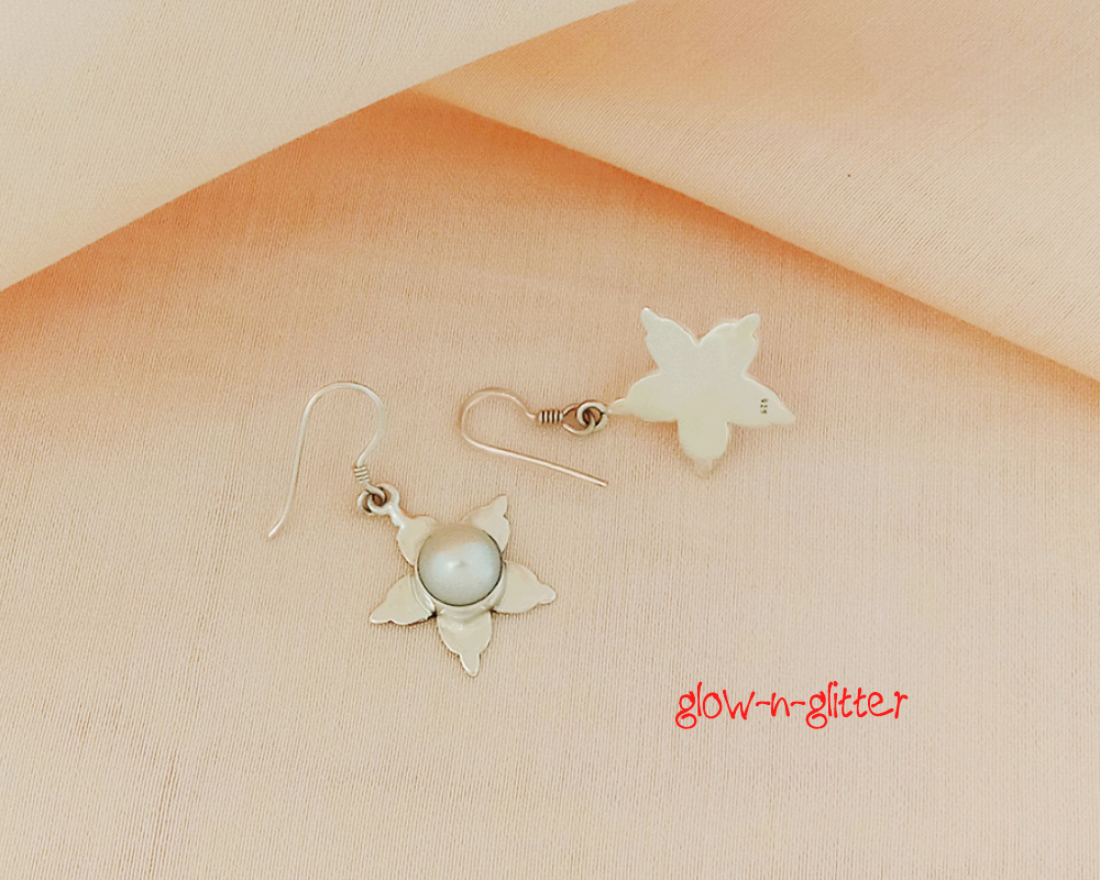 <span style="color: #808080;">STERLING SILVER & PEARL STAR EARRINGS </span> - Image 2